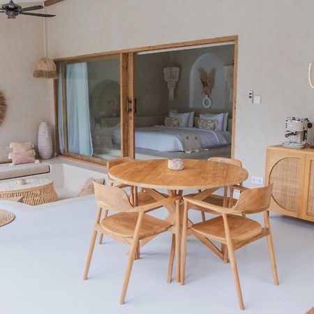 Gili Boho Villas - Aesthetic Private Pool Villas ギリ・トラワンガン エクステリア 写真